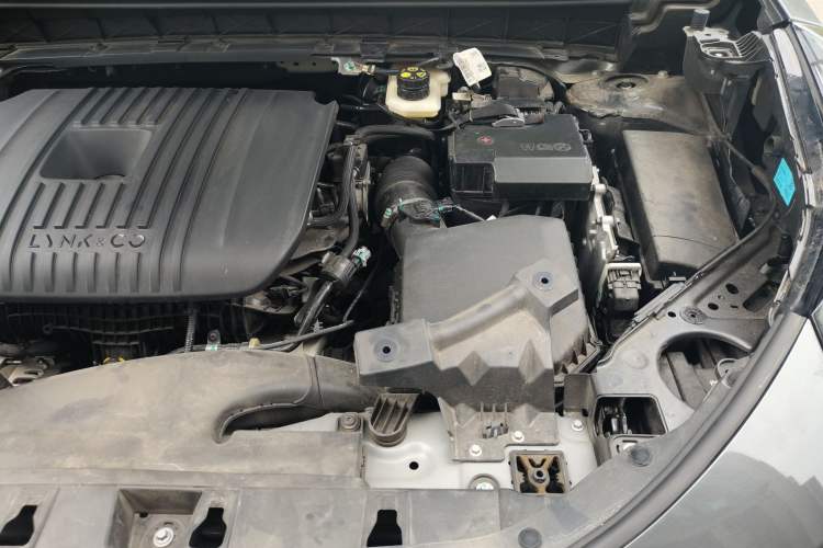 Used Lynk & Co 01 2023 2.0TD Two-Wheel Drive Pro Trim Engine Bay Left