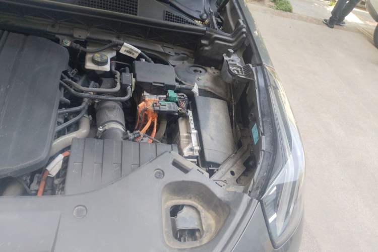Used Lynk & Co 01 2023 1.5TD EM-F Dawn Engine Bay Left
