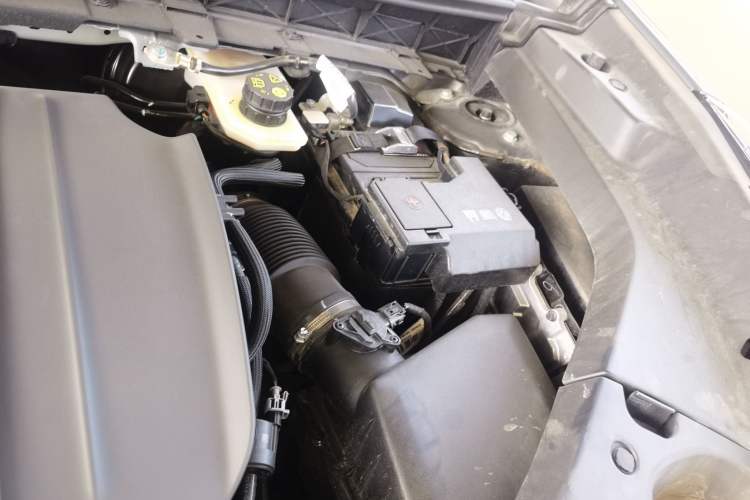 Used Lynk & Co 01 2023 2.0TD Two-Wheel Drive Asian Games Edition Engine Bay Left