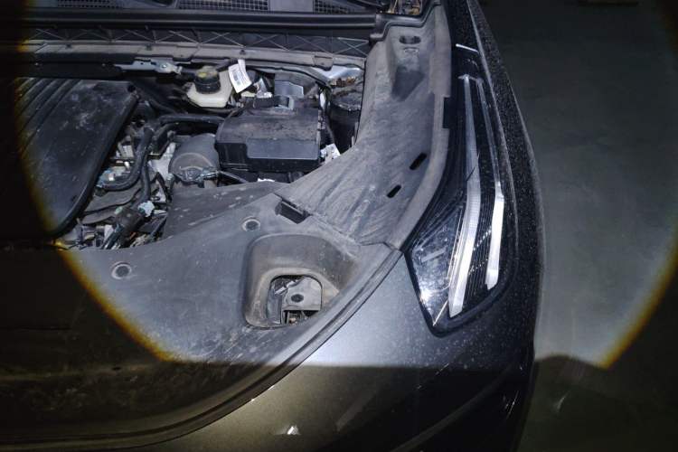 Used Lynk & Co 01 2023 2.0TD Two-Wheel Drive Pro Trim Engine Bay Left