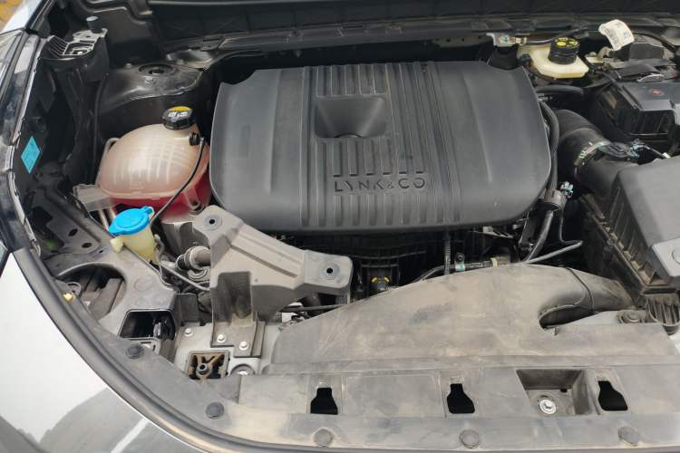 Used Lynk & Co 01 2023 2.0TD Two-Wheel Drive Pro Trim Engine Bay Right