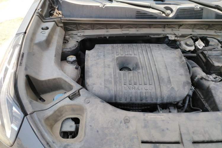 Used Lynk & Co 01 2023 2.0TD Two-Wheel Drive Pro Trim Engine Bay Right