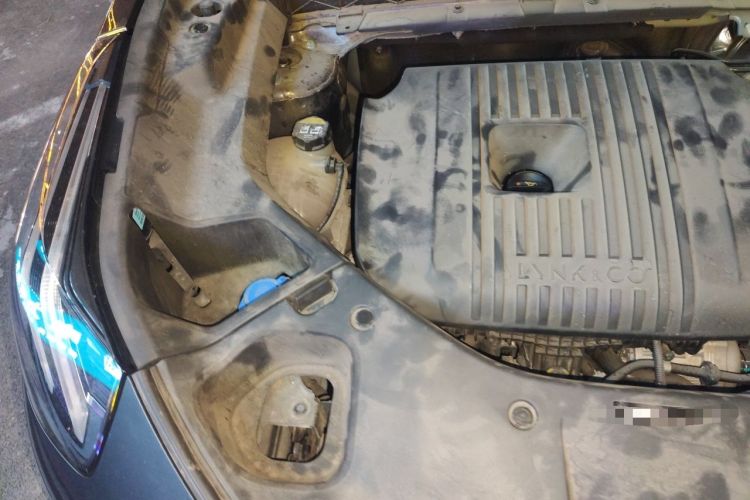 Used Lynk & Co 01 2023 2.0TD Two-Wheel Drive Pro Trim Engine Bay Right