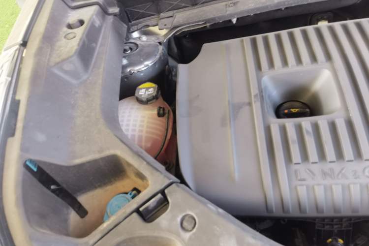 Used Lynk & Co 01 2023 2.0TD Two-Wheel Drive Asian Games Edition Engine Bay Right