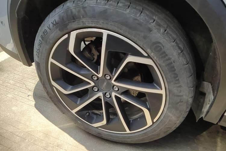 Used Lynk & Co 01 2023 1.5TD EM-F PM Exterior 5