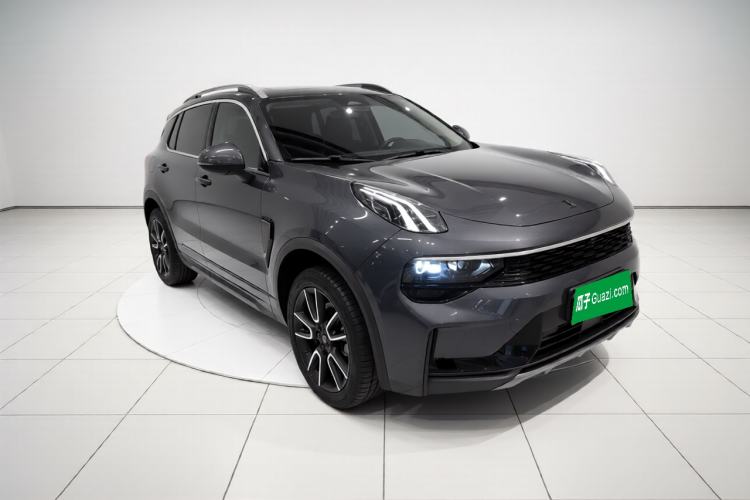 Used Lynk & Co 01 2023 2.0TD Two-Wheel Drive Pro Trim Front Right 45 Deg