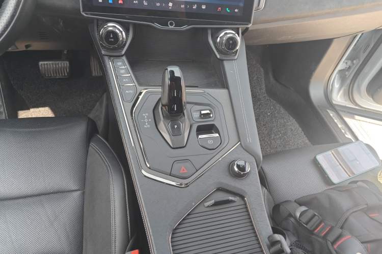 Used Lynk & Co 01 2023 1.5TD EM-F PM Gear Lever