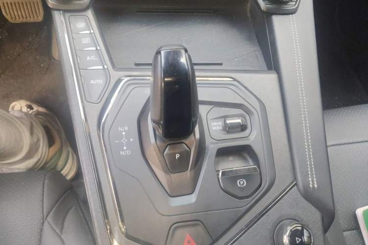 Used Lynk & Co 01 2023 1.5TD EM-F Dawn Gear Lever