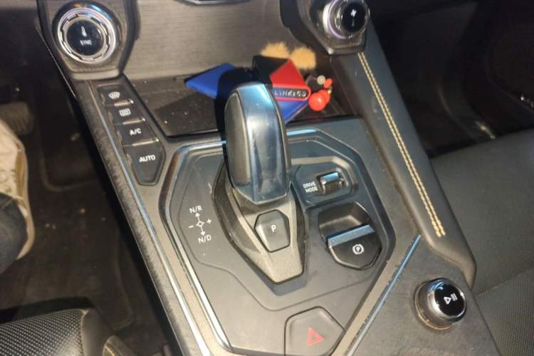 Used Lynk & Co 01 2023 2.0TD Two-Wheel Drive Pro Trim Gear Lever