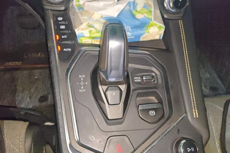 Used Lynk & Co 01 2023 2.0TD Two-Wheel Drive Asian Games Edition Gear Lever