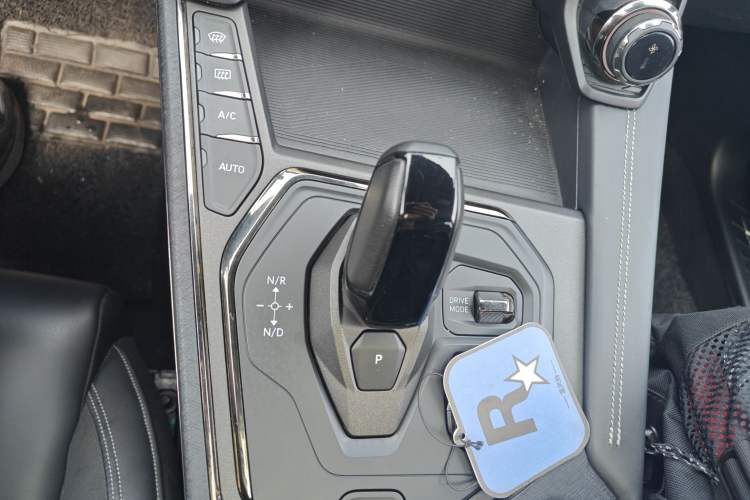 Used Lynk & Co 01 2023 1.5TD EM-F AM Gear Lever