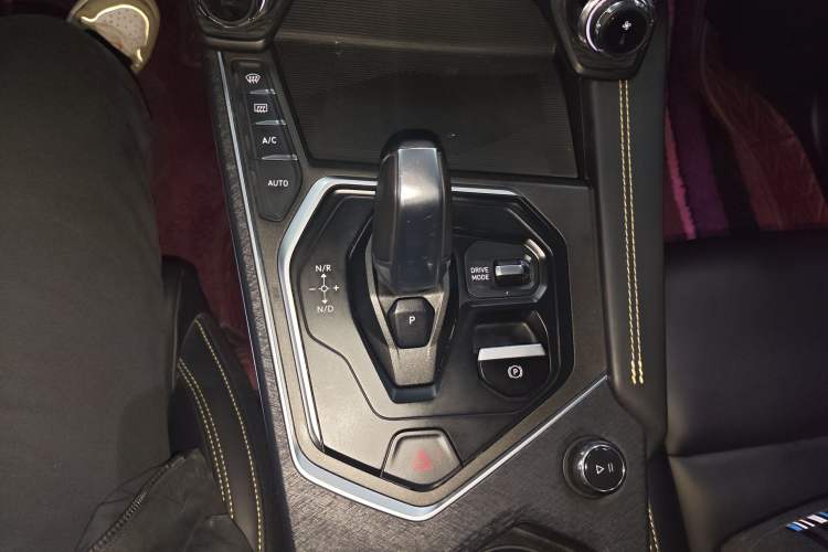 Used Lynk & Co 01 2023 2.0TD Two-Wheel Drive Asian Games Edition Gear Lever