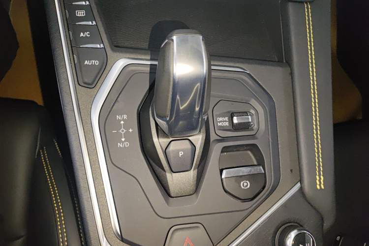 Used Lynk & Co 01 2023 2.0TD Two-Wheel Drive Asian Games Edition Gear Lever