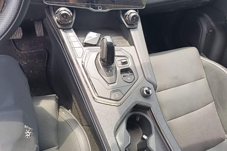 Used Lynk & Co 01 2023 1.5TD EM-F PM Gear Lever