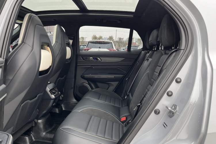 Used Lynk & Co 01 2023 1.5TD EM-F Dawn Interior 1