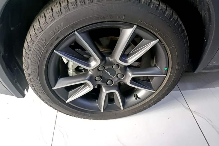 Used Lynk & Co 01 2023 2.0TD Two-Wheel Drive Pro Trim Left Front Wheel Hub