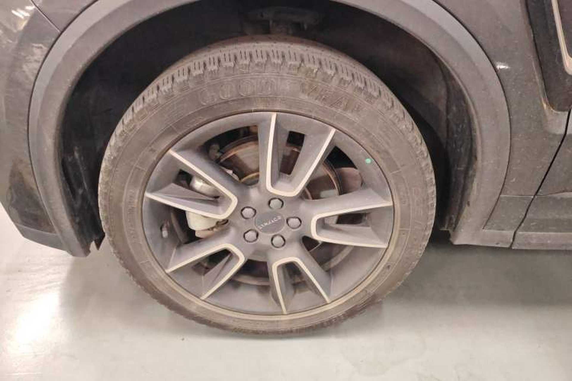 Used Lynk & Co 01 2023 2.0TD Two-Wheel Drive Pro Trim Left Front Wheel Hub