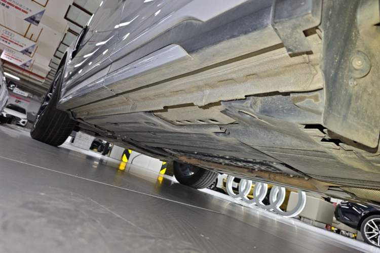 Used Lynk & Co 01 2023 1.5TD EM-F Dawn Left Side Sill