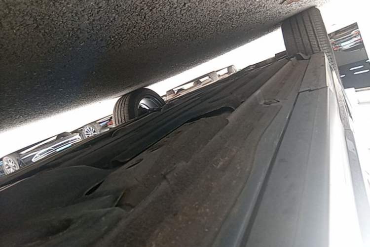 Used Lynk & Co 01 2023 2.0TD Two-Wheel Drive Pro Trim Left Side Sill
