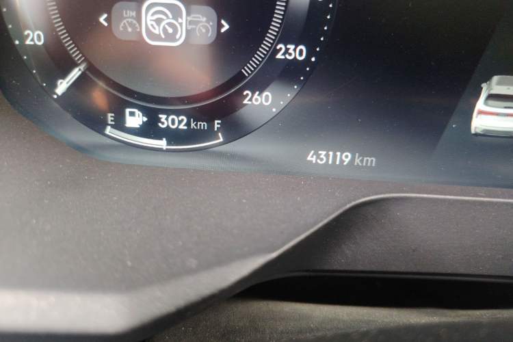 Used Lynk & Co 01 2023 2.0TD Two-Wheel Drive Pro Trim Odometer Close Up