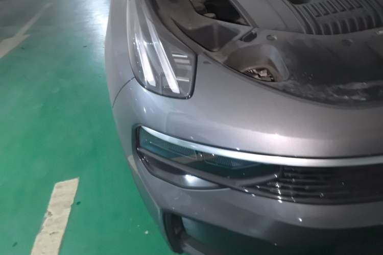 Used Lynk & Co 01 2023 2.0TD Two-Wheel Drive Pro Trim Right Front Headlight