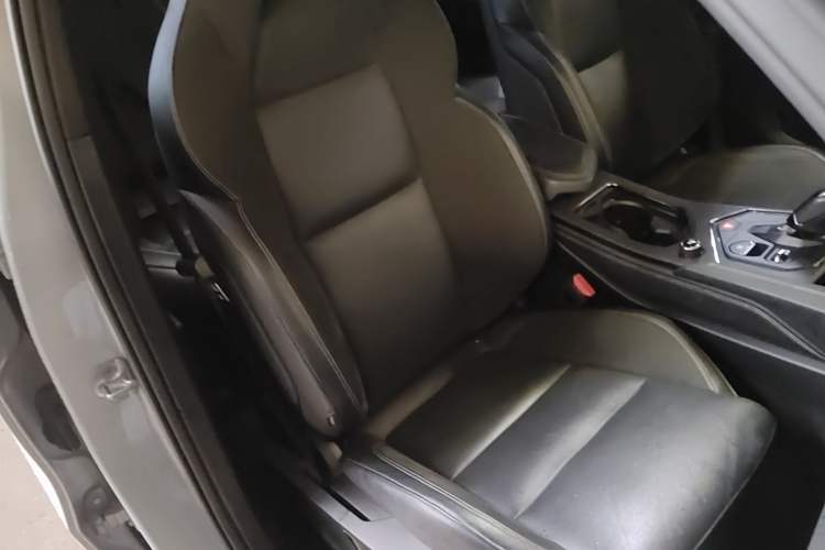 Used Lynk & Co 01 2023 1.5TD EM-F PM Right Front Seat