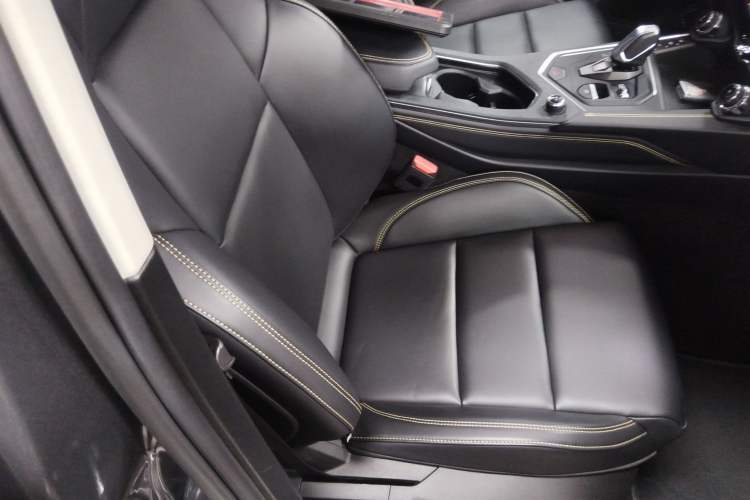 Used Lynk & Co 01 2023 2.0TD Two-Wheel Drive Asian Games Edition Right Front Seat