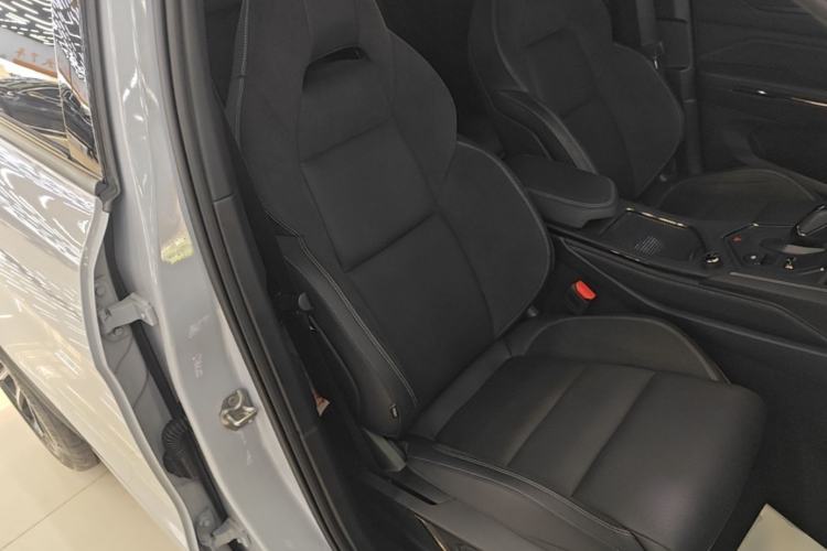 Used Lynk & Co 01 2023 1.5TD EM-F PM Right Front Seat
