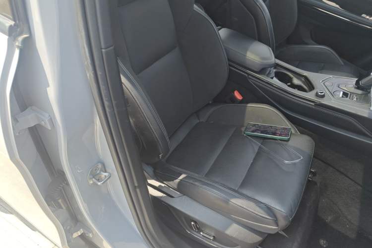 Used Lynk & Co 01 2023 1.5TD EM-F PM Right Front Seat
