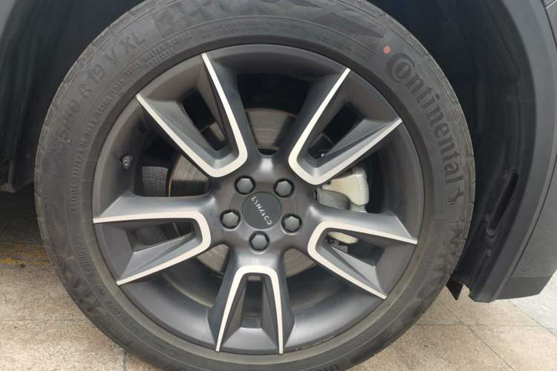 Used Lynk & Co 01 2023 2.0TD Two-Wheel Drive Pro Trim Right Front Wheel Hub