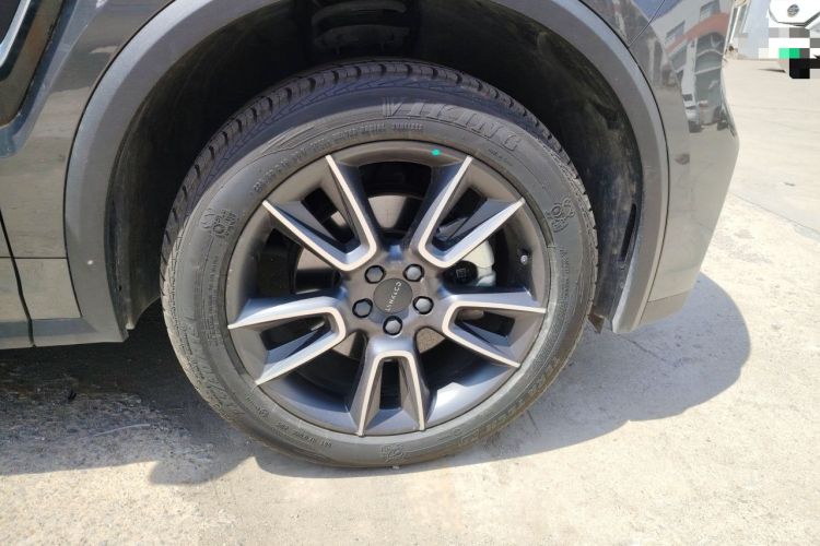 Used Lynk & Co 01 2023 2.0TD Two-Wheel Drive Pro Trim Right Front Wheel Hub