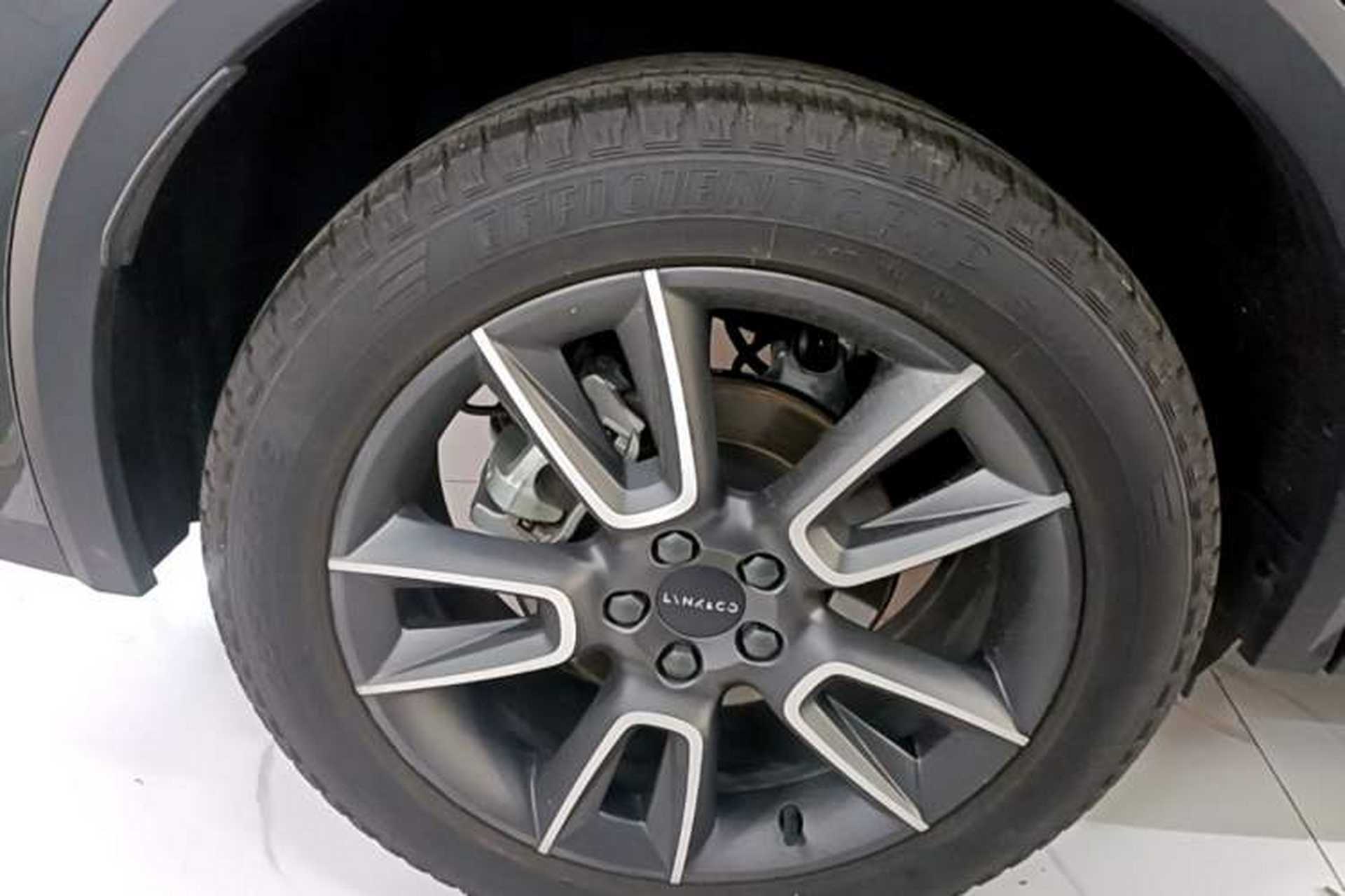 Used Lynk & Co 01 2023 2.0TD Two-Wheel Drive Pro Trim Right Rear Wheel Hub