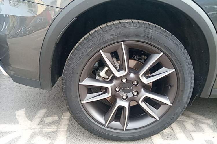 Used Lynk & Co 01 2023 2.0TD Two-Wheel Drive Pro Trim Right Rear Wheel Hub