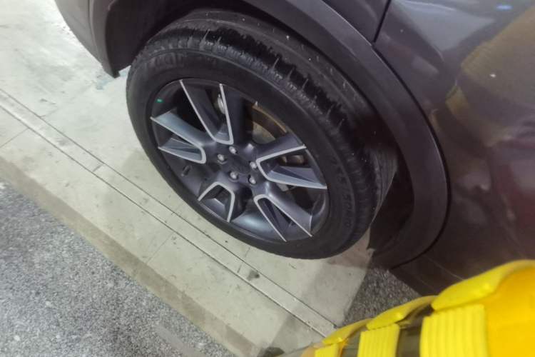 Used Lynk & Co 01 2023 2.0TD Two-Wheel Drive Pro Trim Right Rear Wheel Hub