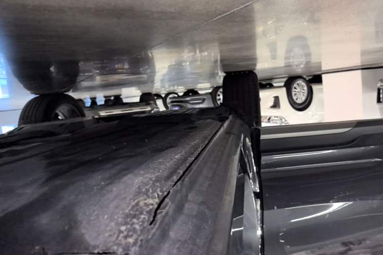 Used Lynk & Co 01 2023 2.0TD Two-Wheel Drive Pro Trim Right Side Sill