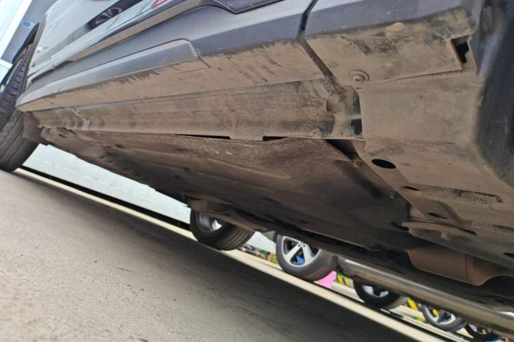 Used Lynk & Co 01 2023 2.0TD Two-Wheel Drive Pro Trim Right Side Sill