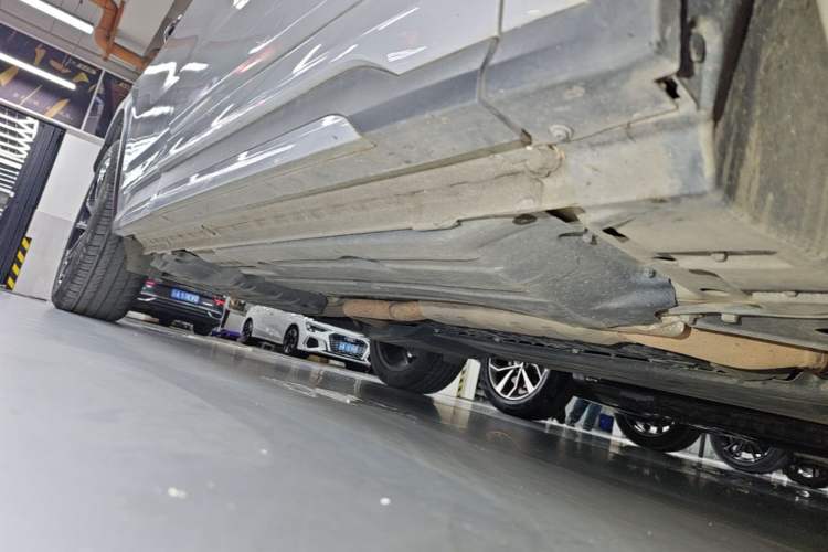 Used Lynk & Co 01 2023 1.5TD EM-F Dawn Right Side Sill