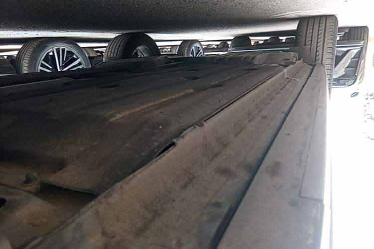 Used Lynk & Co 01 2023 2.0TD Two-Wheel Drive Pro Trim Right Side Sill