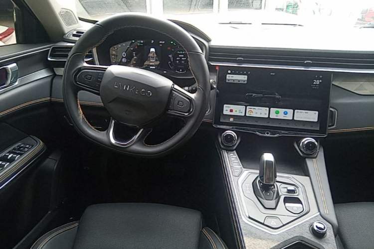 Used Lynk & Co 01 2023 2.0TD Two-Wheel Drive Pro Trim Steering Wheel