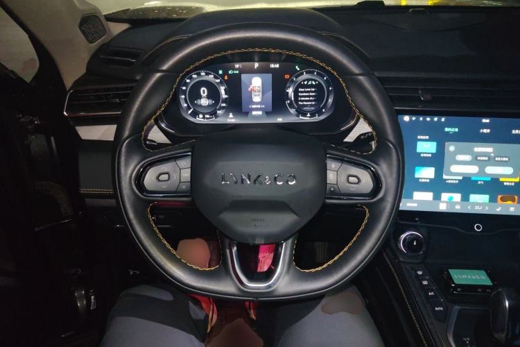 Used Lynk & Co 01 2023 2.0TD Two-Wheel Drive Pro Trim Steering Wheel