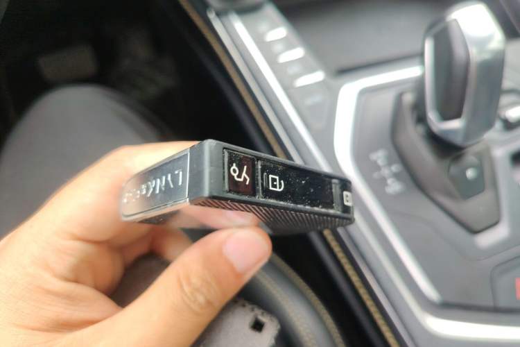 Used Lynk & Co 01 2023 2.0TD Two-Wheel Drive Pro Trim Vehicle Key