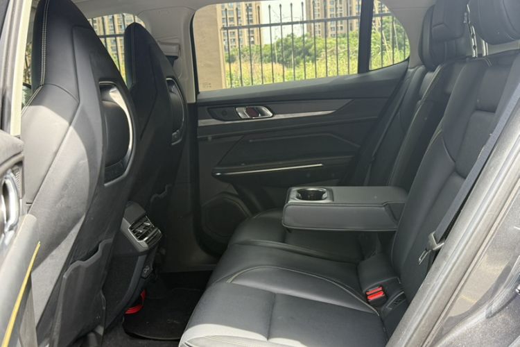 Used Lynk & Co 01 2023 2.0TD Two-Wheel Drive Pro Trim Interior 5