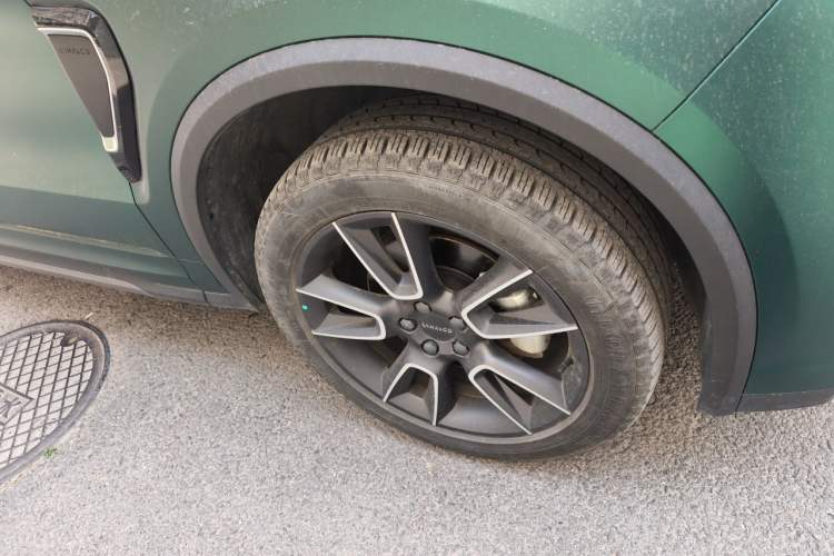 Used Lynk & Co 01 2023 2.0TD Two-Wheel Drive Pro Trim Right Front Wheel Hub