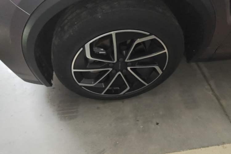 Used Lynk & Co 01 2023 1.5TD EM-F PM Left Front Wheel Hub