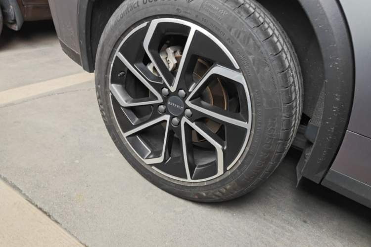 Used Lynk & Co 01 2023 1.5TD EM-F PM Right Rear Wheel Hub
