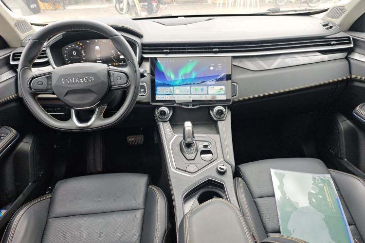 Used Lynk & Co 01 2023 2.0TD Two-Wheel Drive Pro Trim Center Console