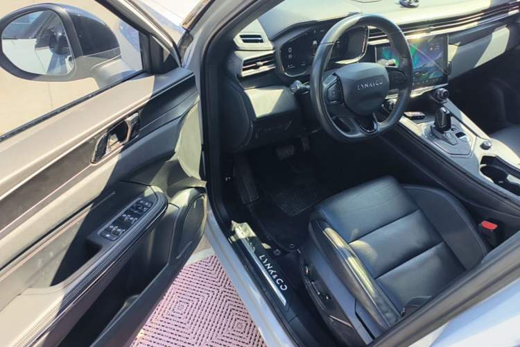 Used Lynk & Co 01 2023 1.5TD EM-F PM Driver Seat
