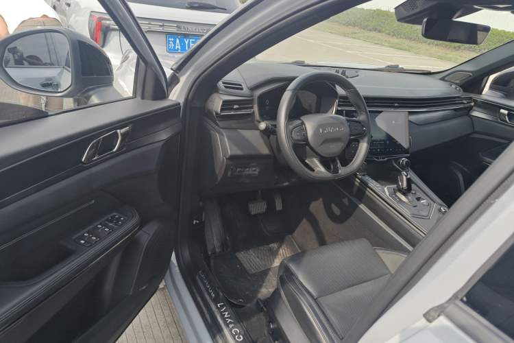 Used Lynk & Co 01 2023 1.5TD EM-F PM Driver Seat