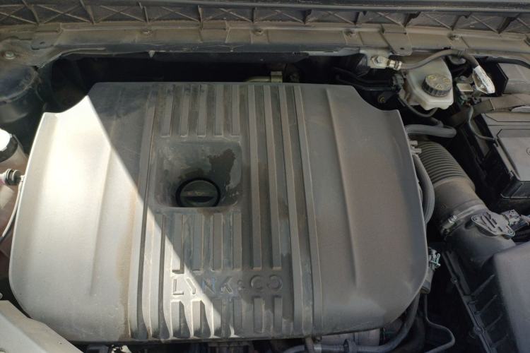 Used Lynk & Co 01 2023 2.0TD Two-Wheel Drive Pro Trim Engine Bay