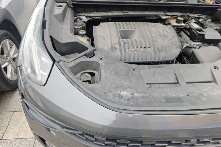 Used Lynk & Co 01 2023 2.0TD Two-Wheel Drive Pro Trim Engine Bay Right